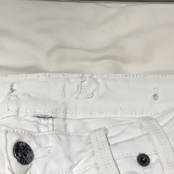 Kennith Cole white cropped jeans😃 - Picture 12 of 13